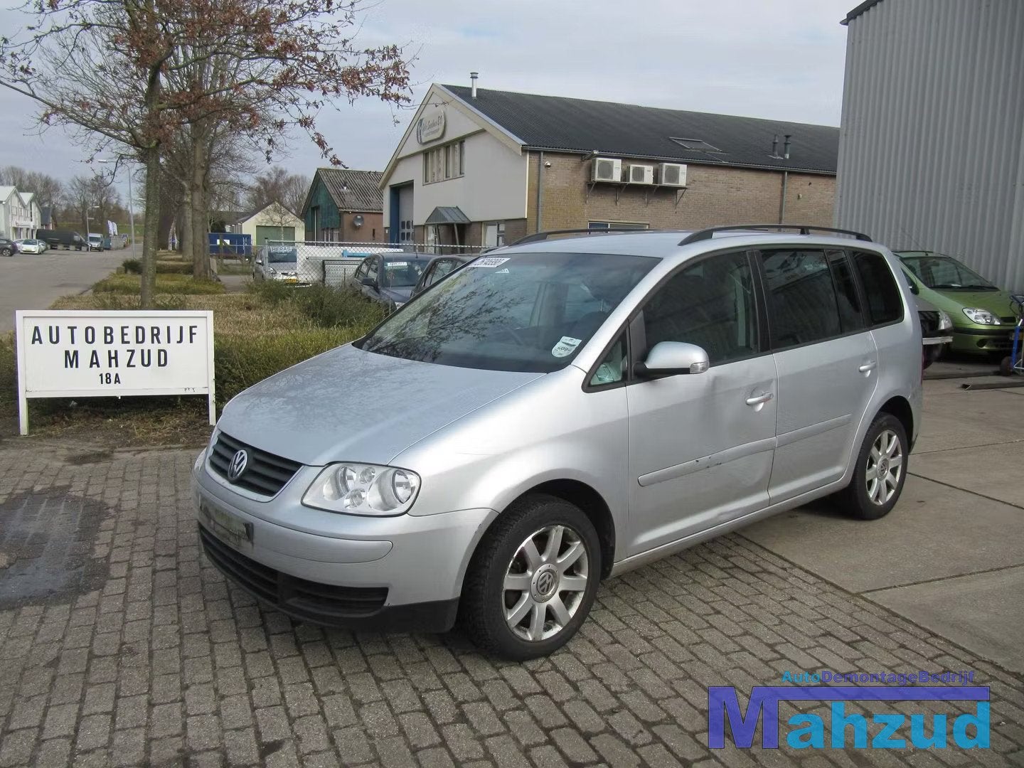 VOLKSWAGEN TOURAN GRIJS INTERIEUR COMPLEET, Auto-onderdelen, Gebruikt, Volkswagen, Volkswagen AG, Berliner Ring 2
38440  Wolfsburg, DE