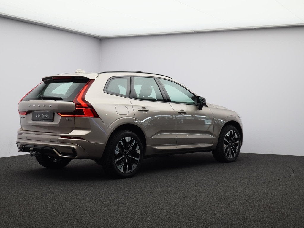 Volvo XC60 T6 AWD Plug-in hybrid Ultra Dark / Trekhaak / Luc, Automaat, Gebruikt, 4 cilinders, 180 min