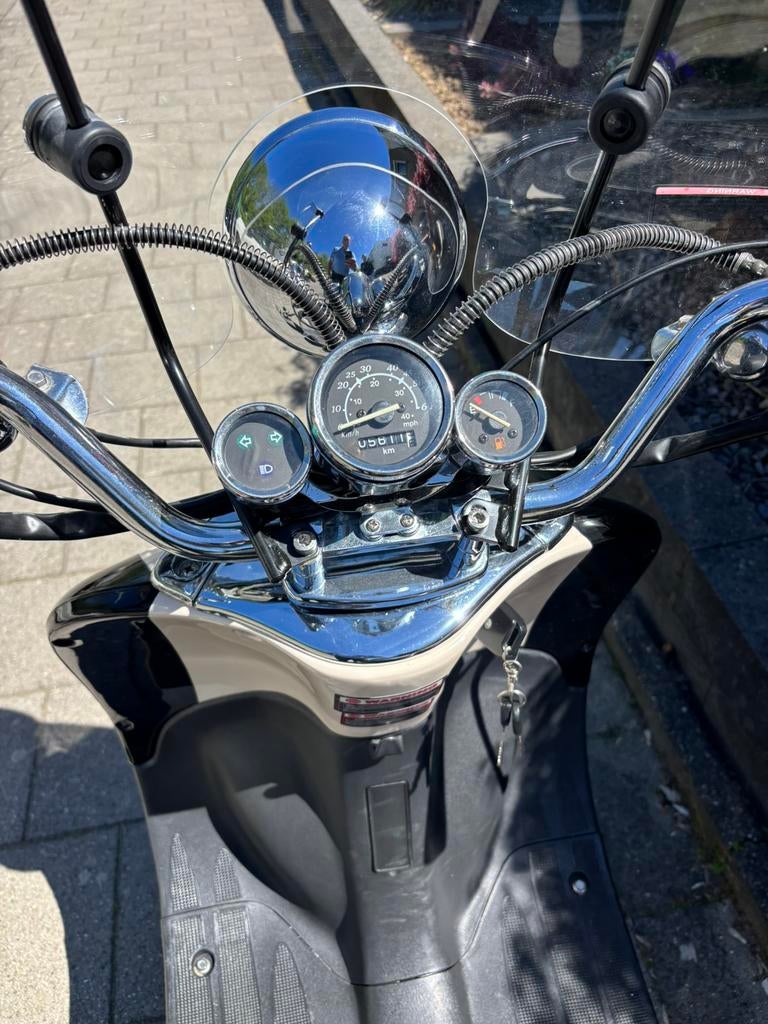 Scooter Voerendaal met geel kenteken, Fietsen en Brommers, Verzenden, Zo goed als nieuw, Benzine, Overige modellen