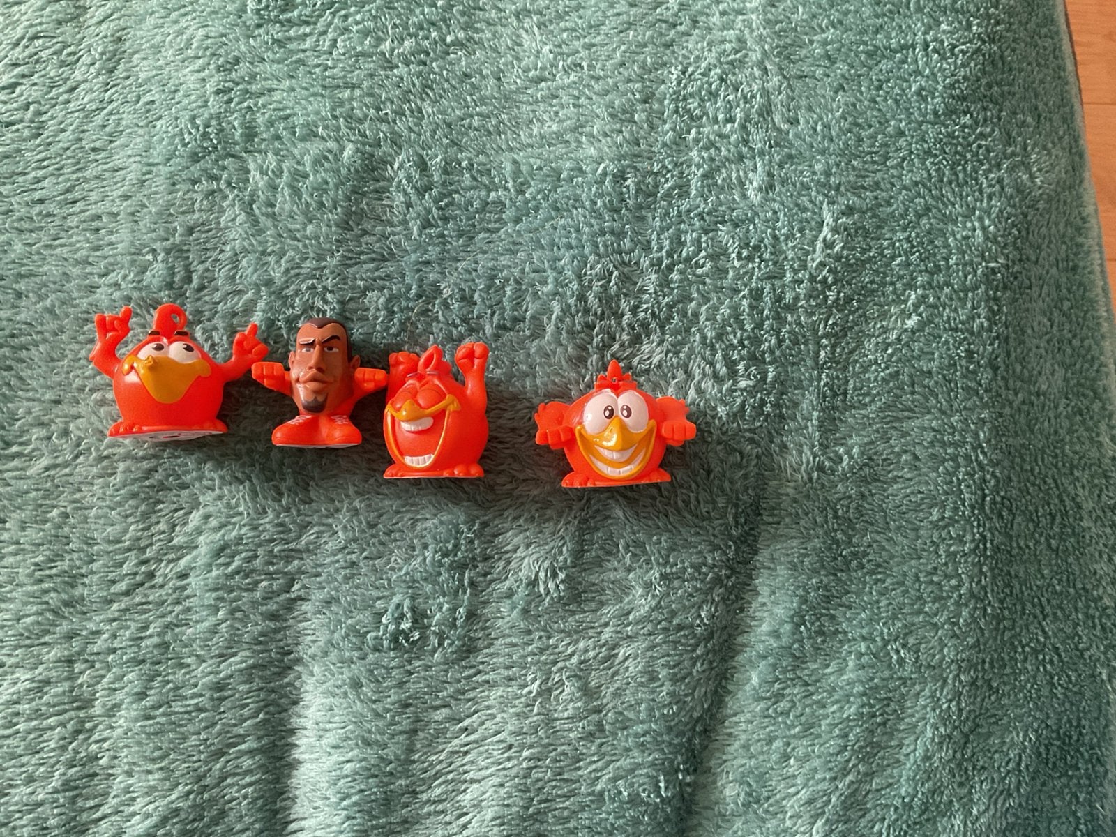 4 stuks Kinder Surprise figuren - Nieuw reclame c1000, Kinderen en Baby's, Ophalen of Verzenden, Nieuw, Jongen of Meisje
