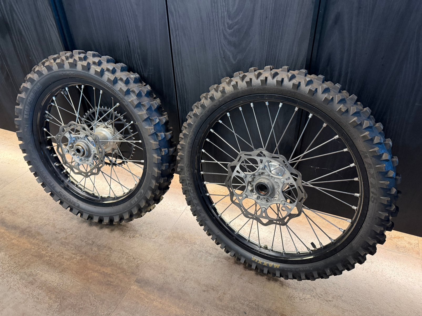 KTM/Husqvarna cross wielen 19/21 inch nr 704