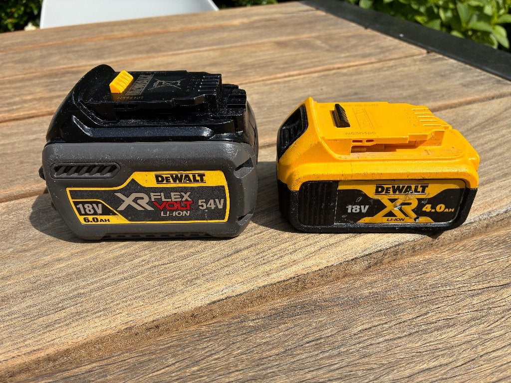 Twee defecte DeWalt accu's (54V en 18V), Ophalen, Gebruikt