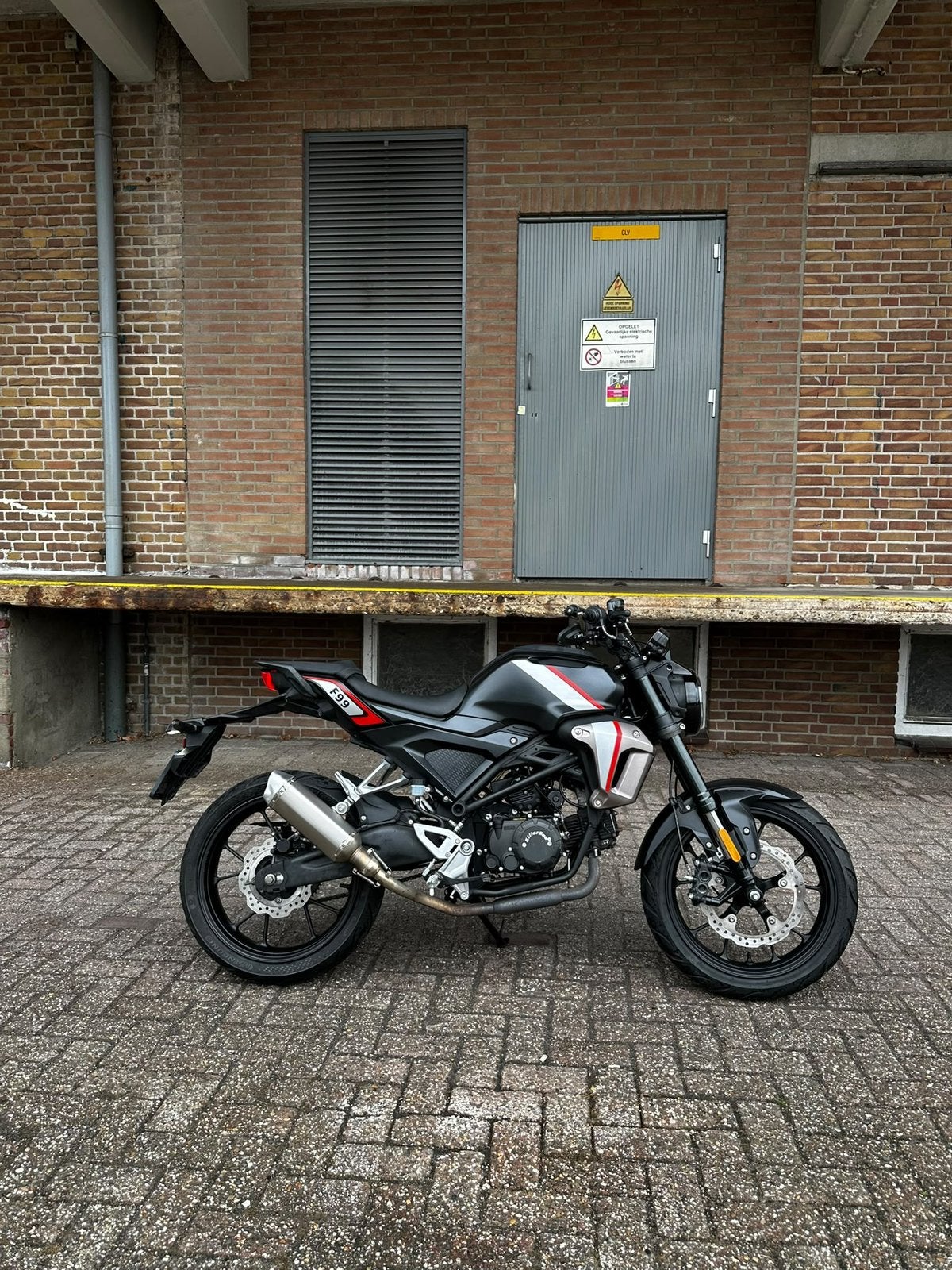 Killerbee f99 schakelbrommer, Ophalen, Maximaal 45 km/u, Zo goed als nieuw, 4 versnellingen