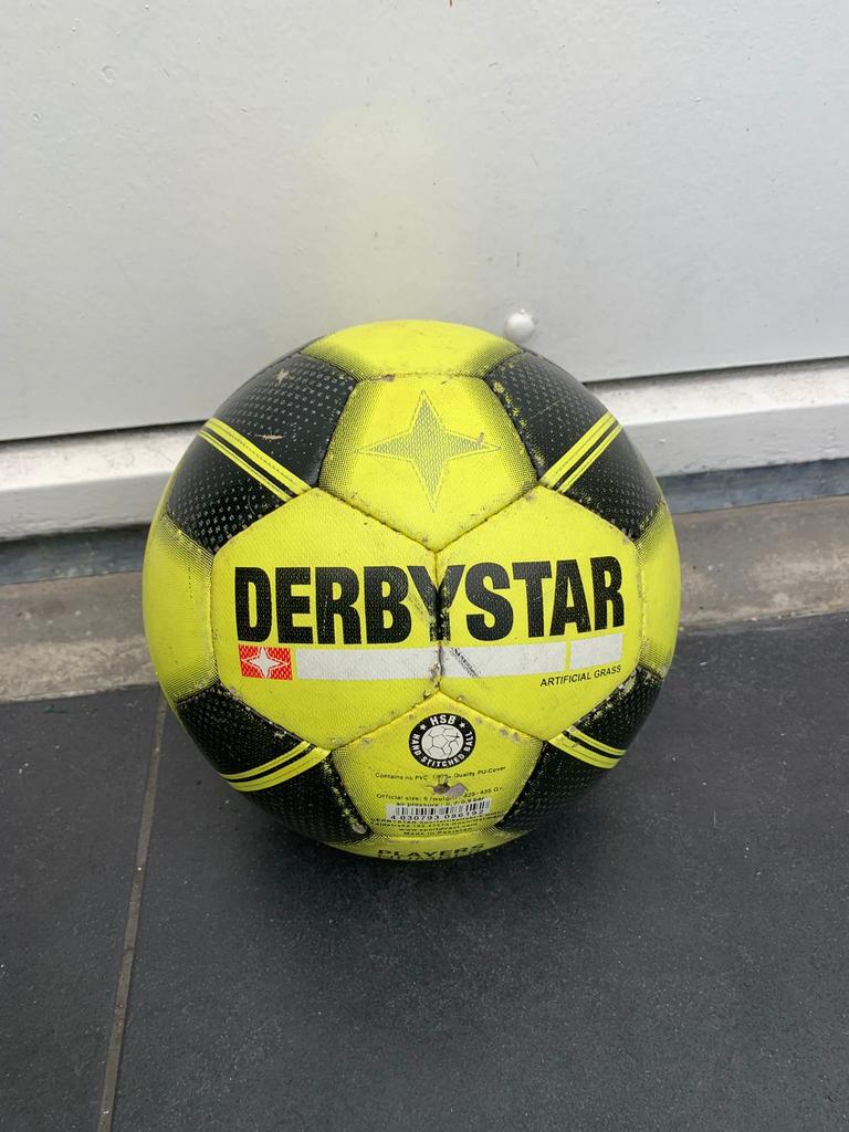 Mooie derbystar bal maat 5 goed in staat, Ophalen of Verzenden, Zo goed als nieuw, Bal