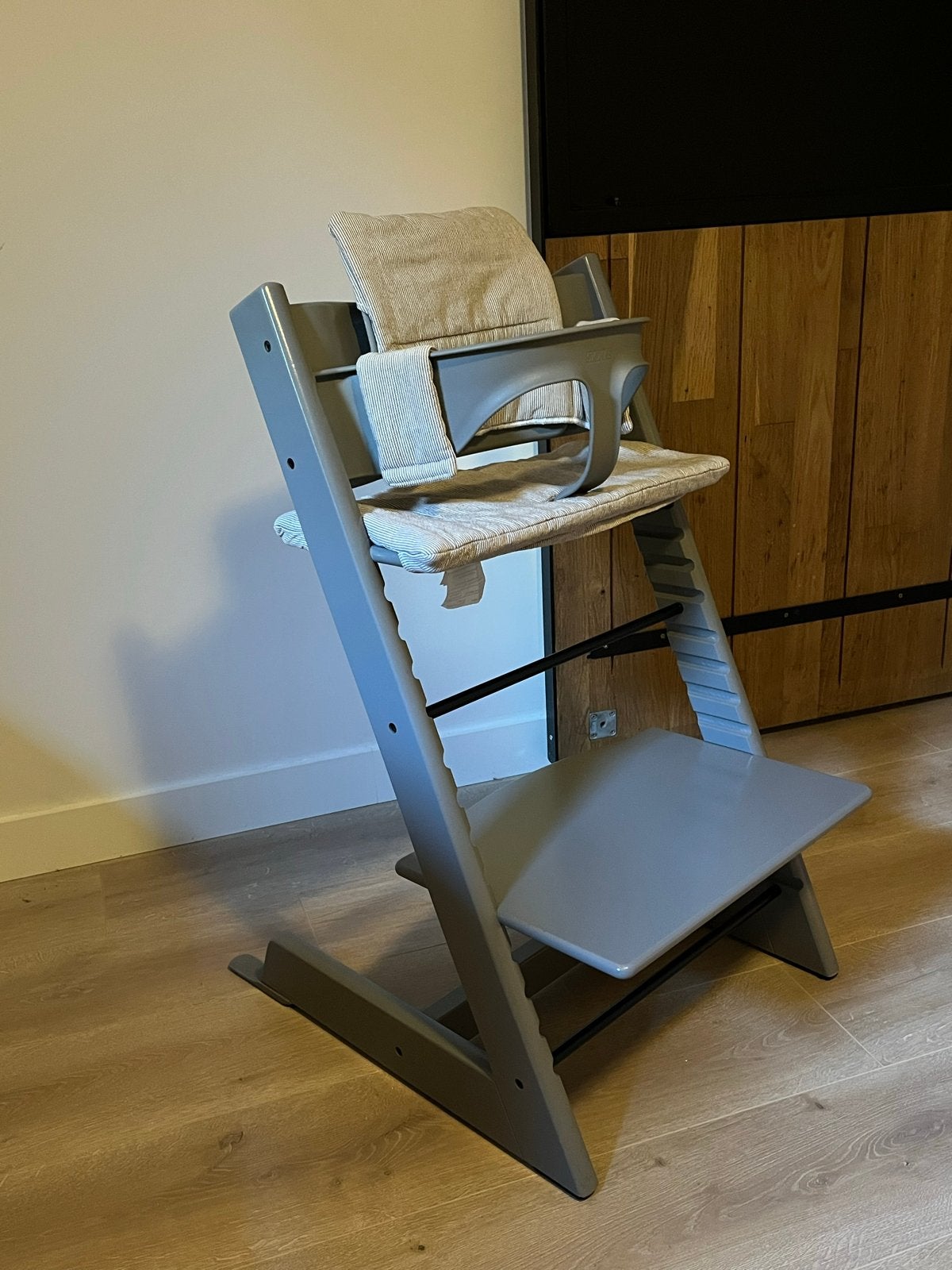 Stokke Tripp Trapp kinderstoel met baby set en kussens, Ophalen, Gebruikt, Meegroeistoel, Aanschuifbaar