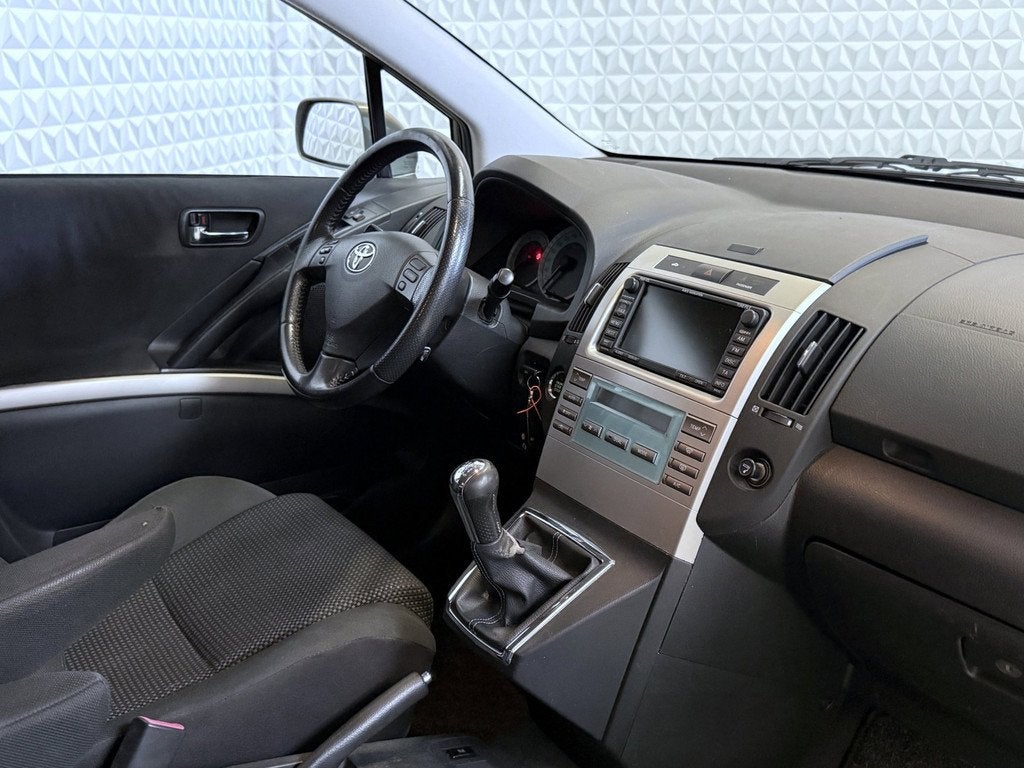 Toyota Verso 2.2 D-4D Luna APK/AIRCO/CRUISE/NAVI/TREKHAAK (2, Voorwielaandrijving, Gebruikt, 4 cilinders, Automatische klimaatregeling