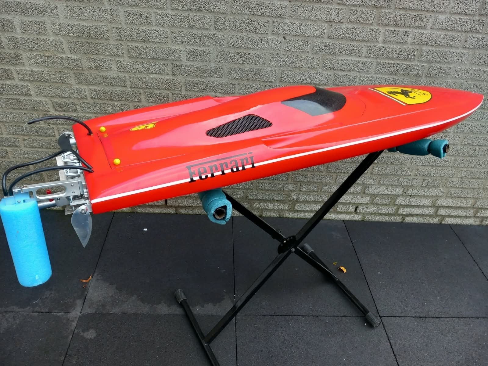 rc powerboat zeer netjes, Ophalen