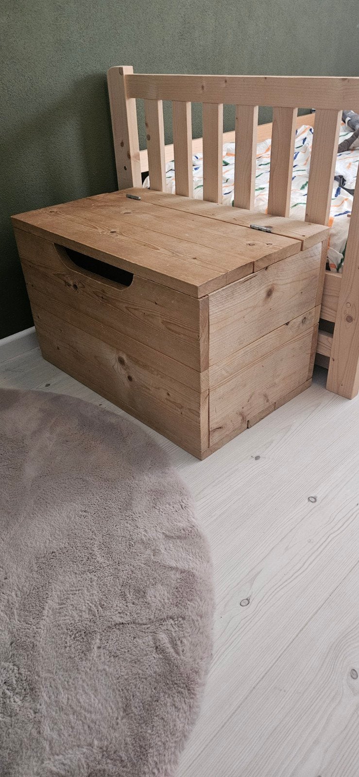 Stoere houten speelgoedkist - 80x50x50 cm, Ophalen, Jongen of Meisje