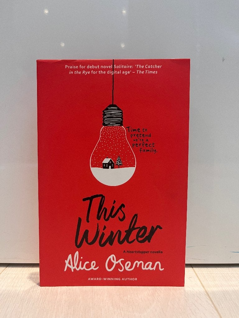 This Winter - Alice Oseman (Heartstopper novella), Boeken, Europa overig, Alice Oseman, Ophalen of Verzenden, Zo goed als nieuw