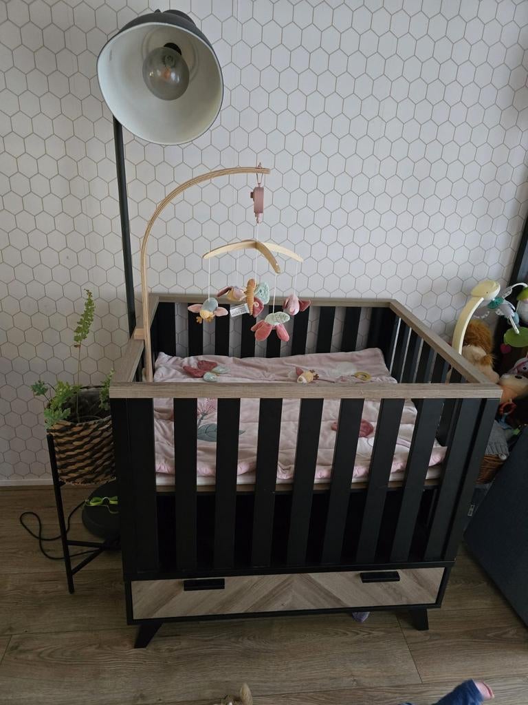 Interbaby Box Met Lade Lancaster Zwart / Visgraatmotief, Kinderen en Baby's, Boxen, Ophalen of Verzenden, Boxkleed