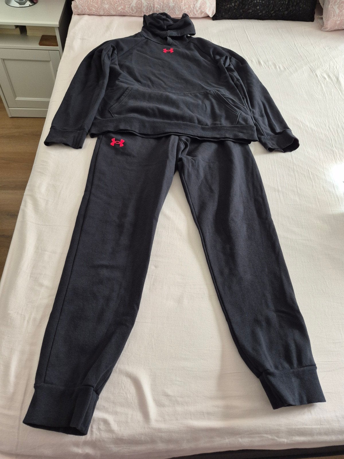 Under Armour trainingspak - hoodie en joggingbroek, Gebruikt, Sport- of Zwemkleding, Ophalen of Verzenden, Under Armour