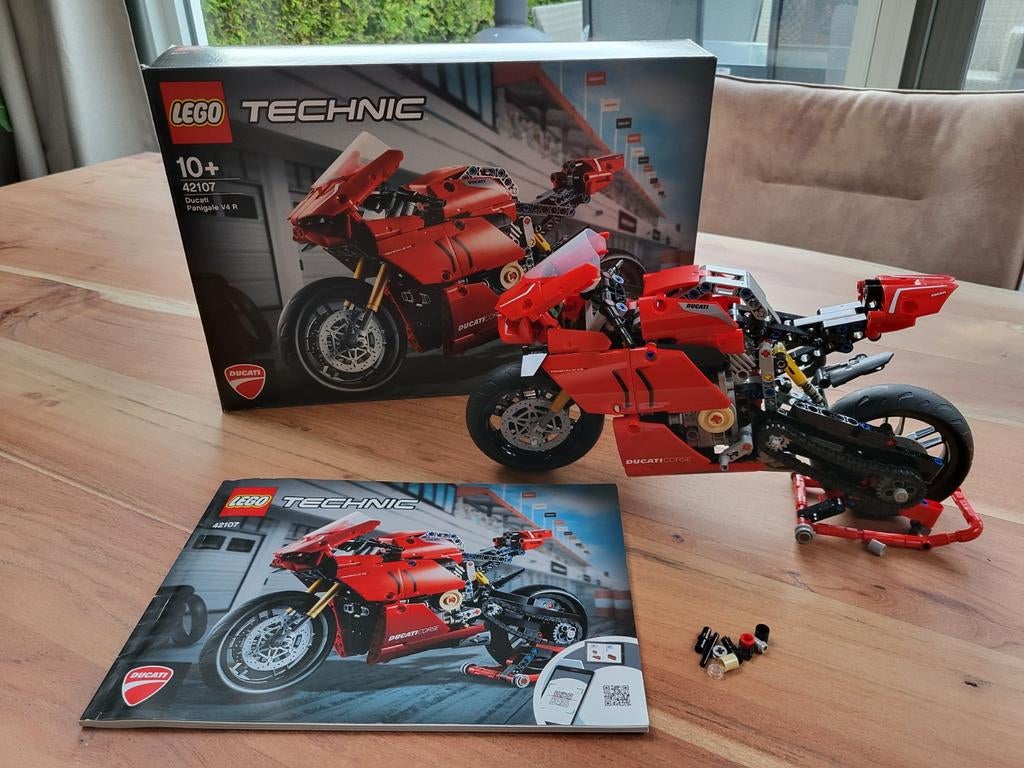 Lego Technic Ducati motor. 42107. Compleet., Lego, Compleet, Ophalen of Verzenden, Zo goed als nieuw