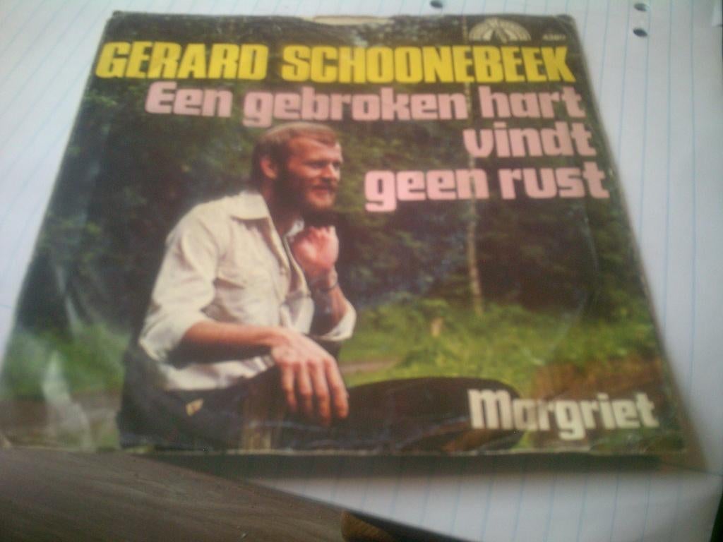 GERARD SCHOONEBEEK EEN GEBROKEN HART VINDT GEEN RUST - MARGR, 7 inch, Ophalen of Verzenden, Zo goed als nieuw, Levenslied of Smartlap