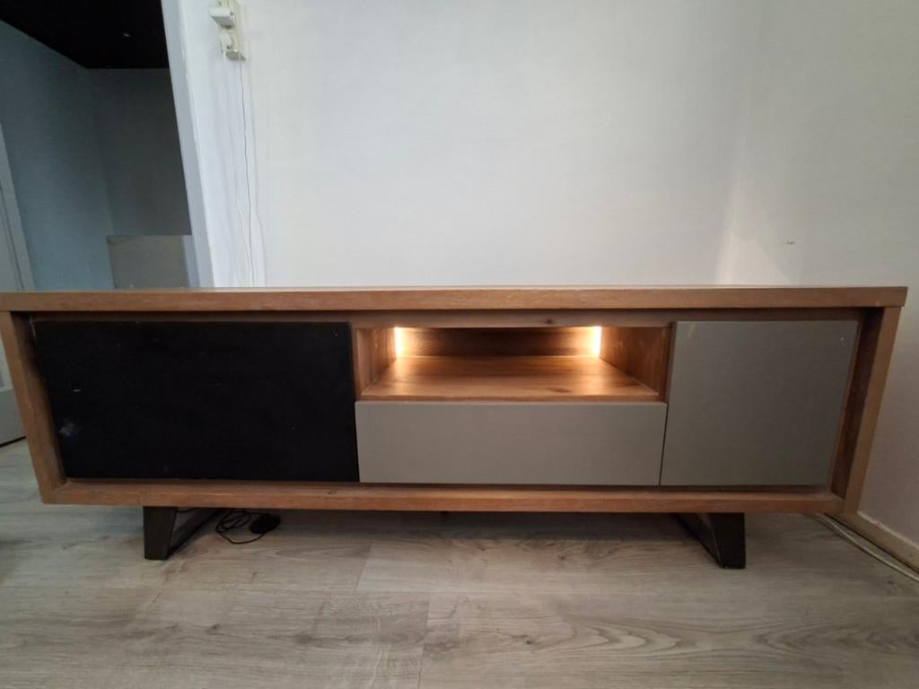 Tv meubel 1.70 breed bij 42cm diep, Huis en Inrichting, Kasten | Televisiemeubels, Ophalen