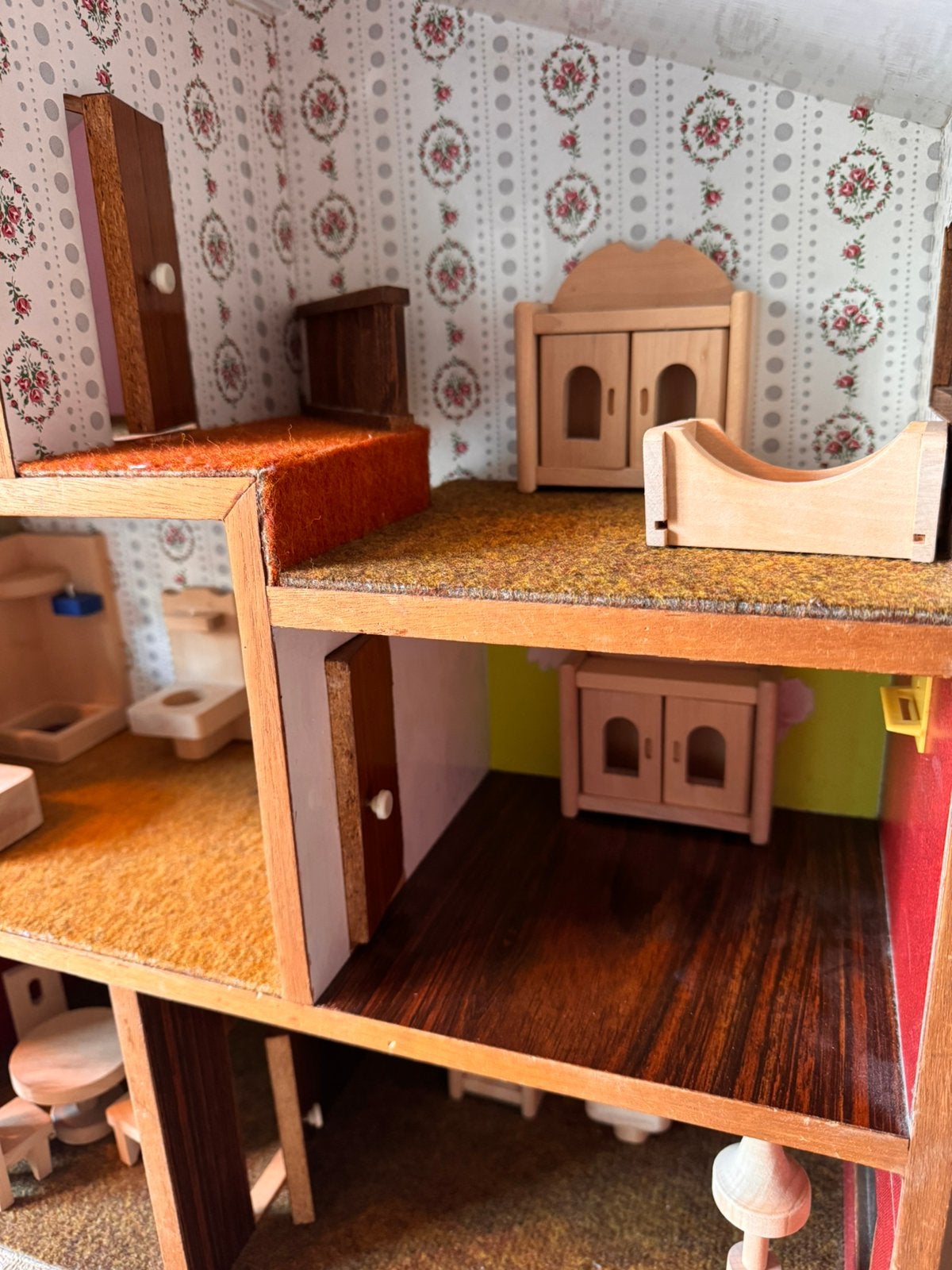 Houten poppenhuis incl meubels, Ophalen, Gebruikt, Poppenhuis