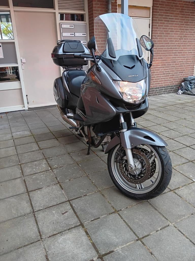 Honda Deauville NT700V met topkoffer en zijkoffers, Motoren, Motoren | Honda, Particulier