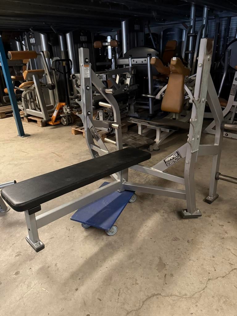 Hammer strength banken set, Ophalen, Zo goed als nieuw
