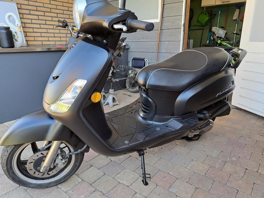 Zeer nette Sym Fiddle 2 mat zwart - Dec 2017, Fietsen en Brommers, Scooters | SYM, Ophalen, Maximaal 45 km/u, Zo goed als nieuw