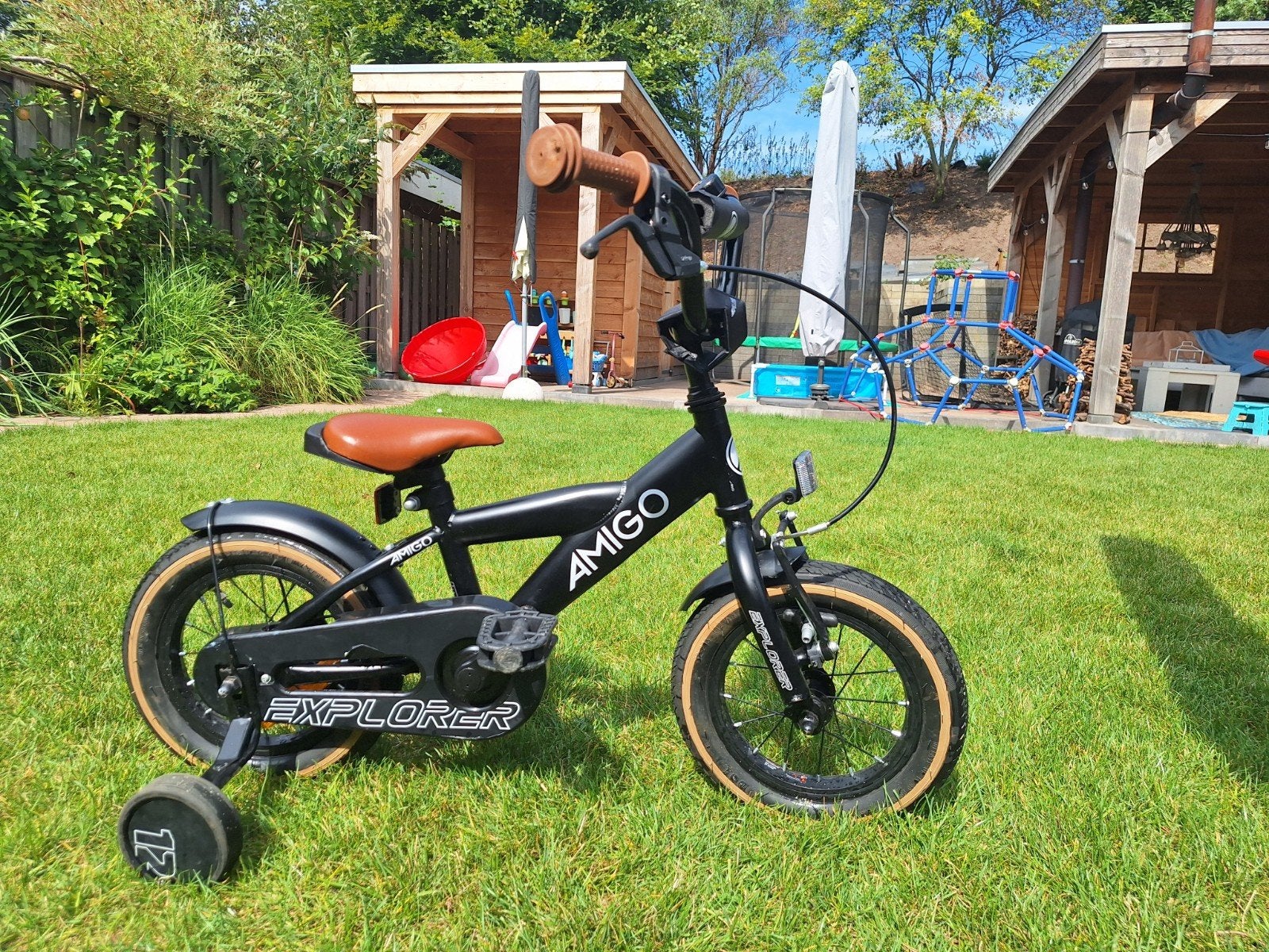 Peuterfiets - AMIGO Explorer - 12 Inch, Ophalen, Terugtraprem, Zijwieltjes, Gebruikt