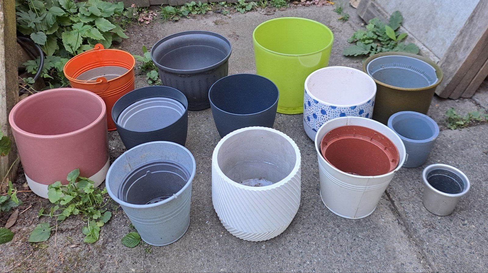 Diverse bloempotten en plantenbakken 13 st. div.maten, Kunststof, Gebruikt, Rond, Minder dan 40 cm