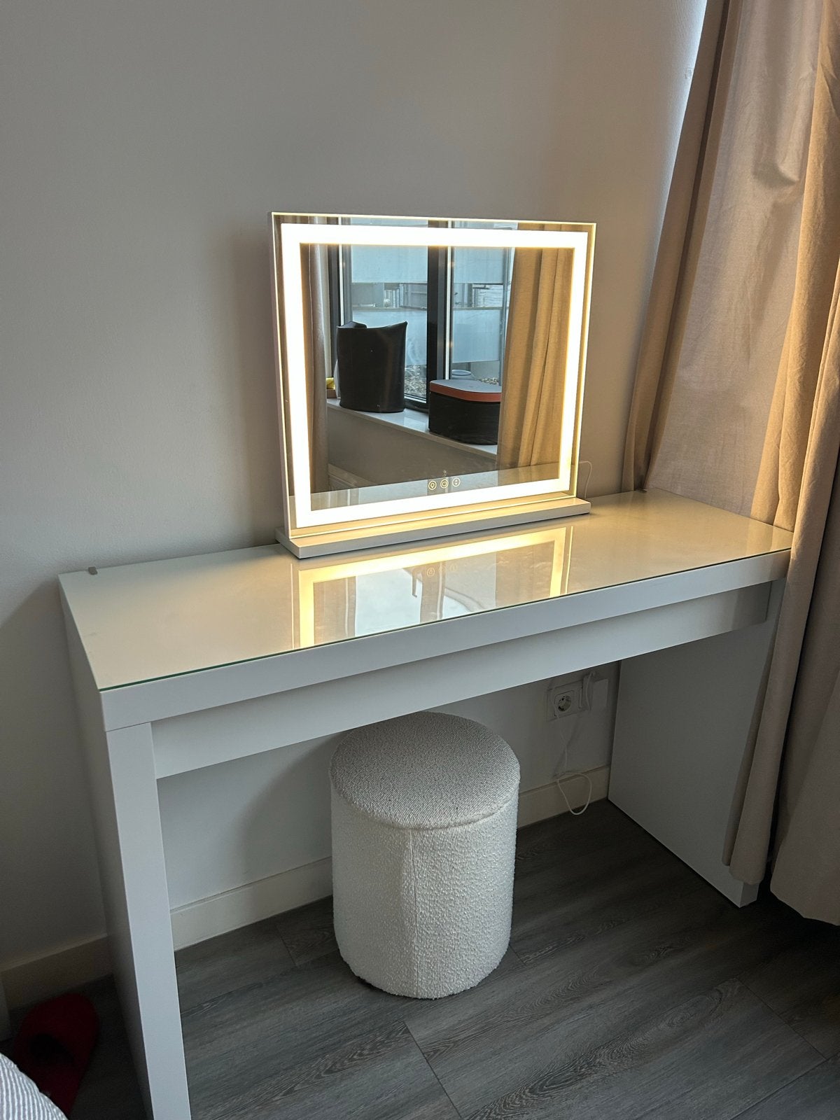 White dressing table with drawers and illuminated mirror, 100 tot 150 cm, Ophalen of Verzenden, Zo goed als nieuw, Minder dan 100 cm