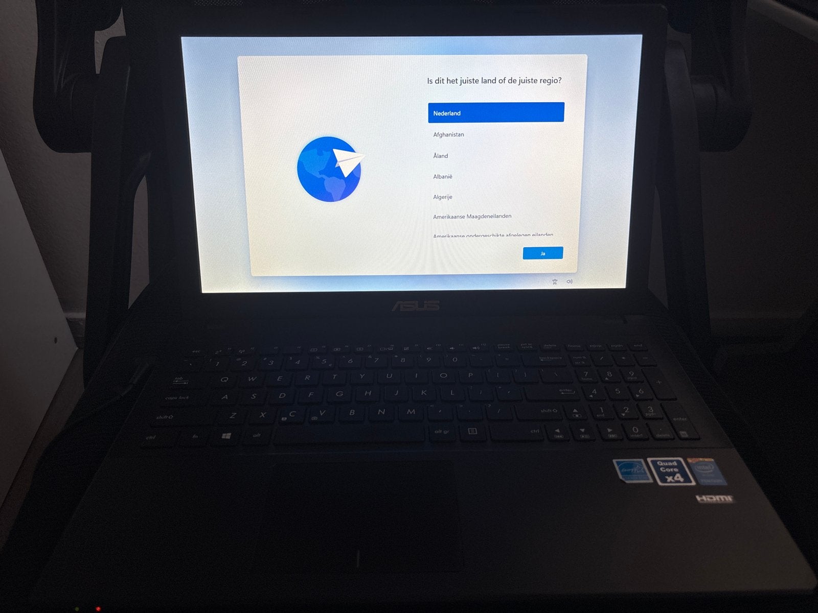 Asus F551M windows 11 pro, Ophalen, Gebruikt, Minder dan 2 Ghz, SSD