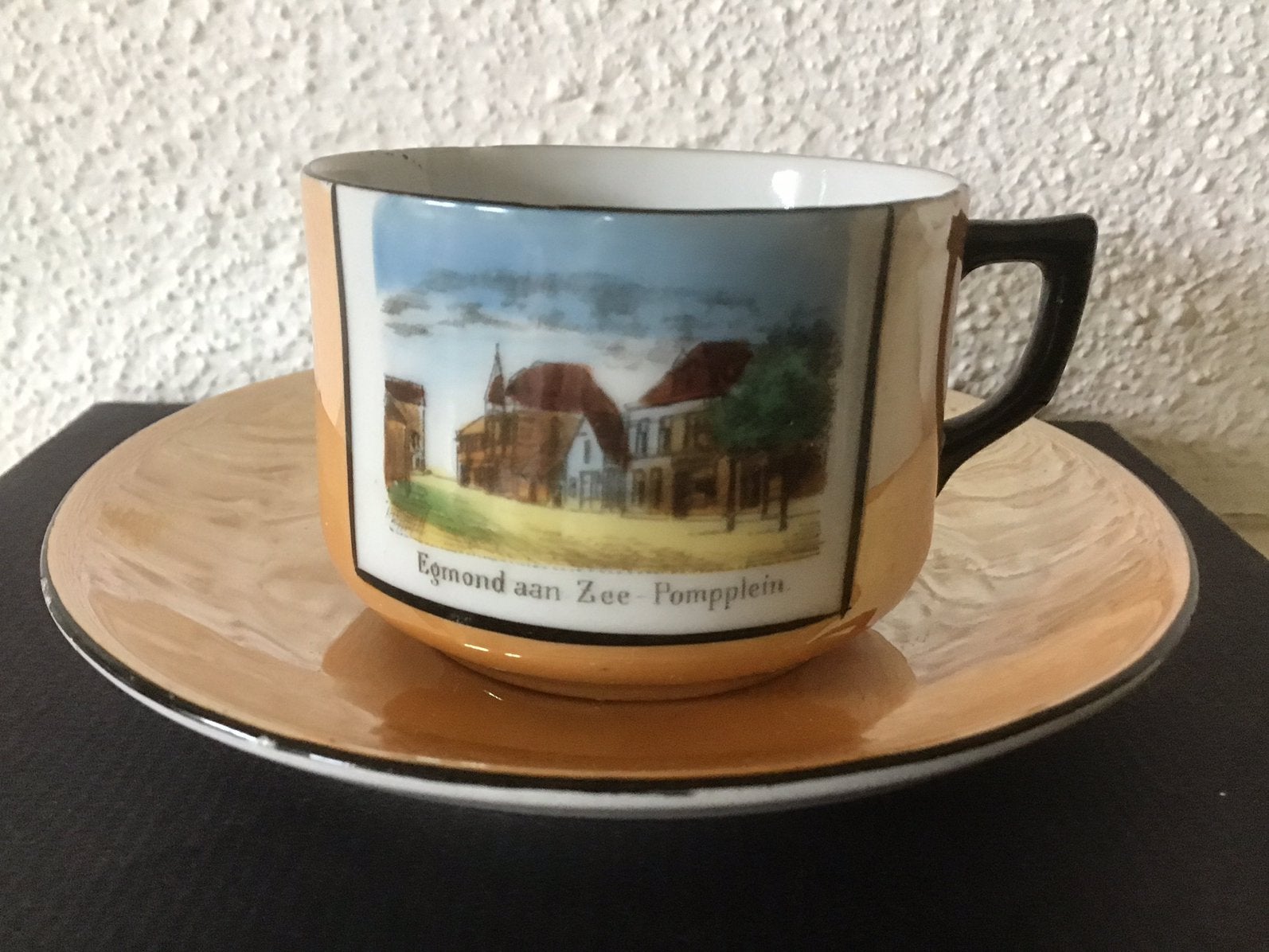 Souvenir Egmond aan Zee ** Pompplein **, Antiek en Kunst, Antiek | Servies los, Ophalen of Verzenden