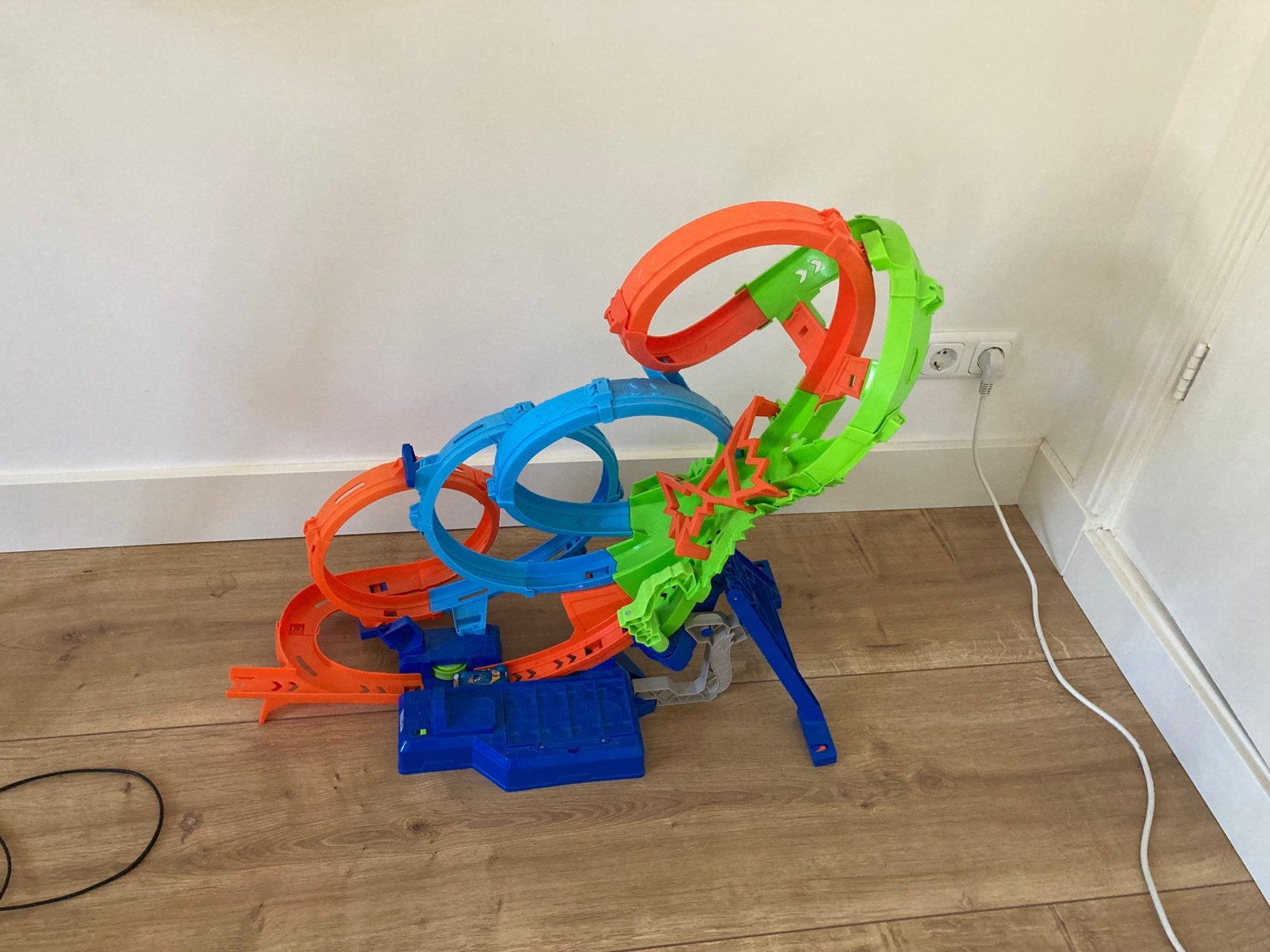 Hot Wheels Toy Car Track Set with 4 Loops, Ophalen, Racebaan, Zo goed als nieuw, Hot Wheels