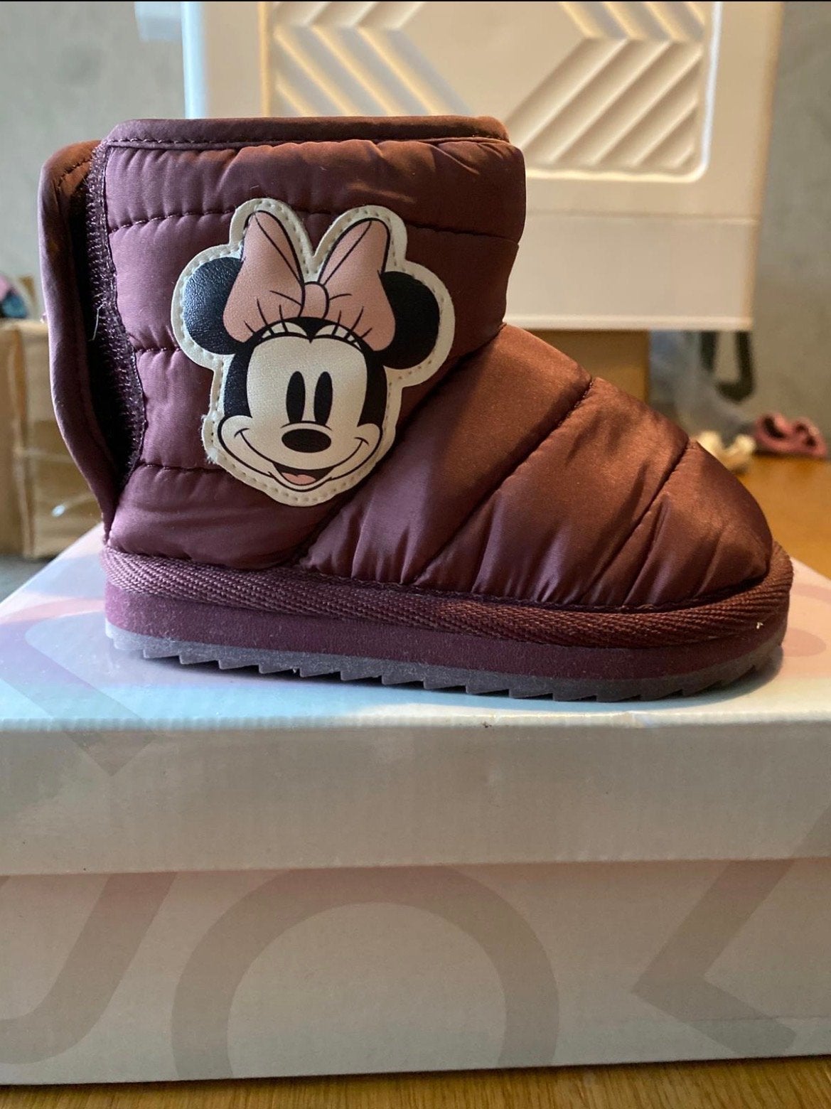 Minnie Mouse Laarzen - Maat 22 - Zo goed als nieuw, Kinderen en Baby's, Kinderkleding | Schoenen en Sokken, Gebruikt, Meisje, Ophalen of Verzenden
