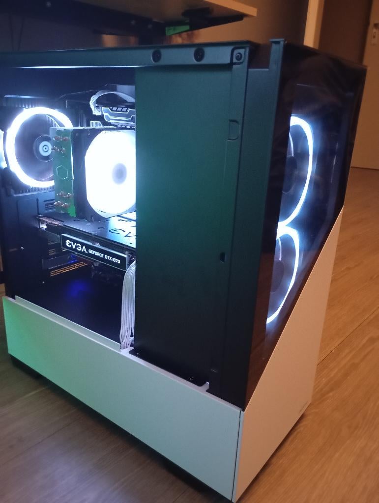 Half nieuwe gaming PC! | GTX 1070 | i5 7600K | 16GB 3000MHz, Computers en Software, Zelf gebouwde pc, Virtual Reality, Zo goed als nieuw