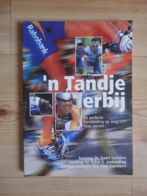 Te koop: 'n Tandje erbij - Dr. Geert Leinders, Ophalen of Verzenden, Gelezen, Dr. Geert Leinders, Overige sporten