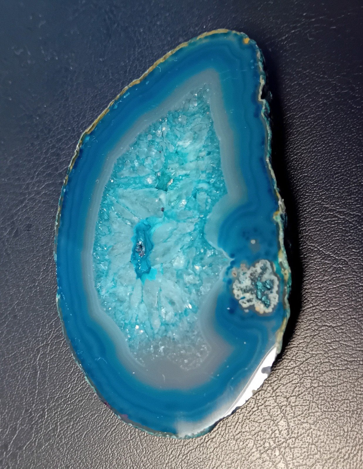 Blauwe Agaat Schijf met Geode - Dikke Plak 1.5cm Gew 123.5gr, Ophalen of Verzenden, Zo goed als nieuw