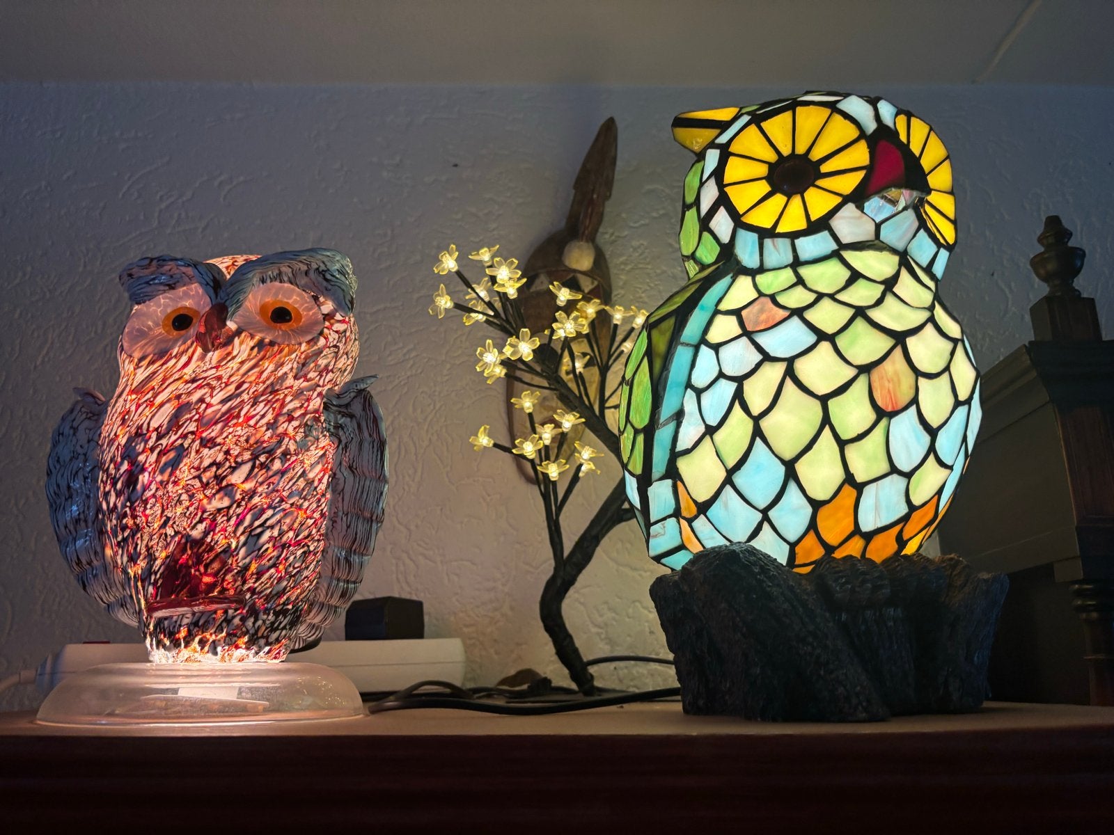 Twee unieke uilenlampen - Tiffany stijl en glaskunst, Ophalen, Meerkleurig, Zo goed als nieuw, Glas
