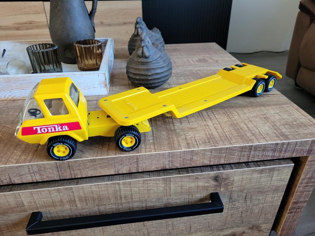 Vrachtauto met dieplader, Kinderen en Baby's, Speelgoed | Speelgoedvoertuigen, Tonka, Nieuw, Ophalen of Verzenden, Tonka