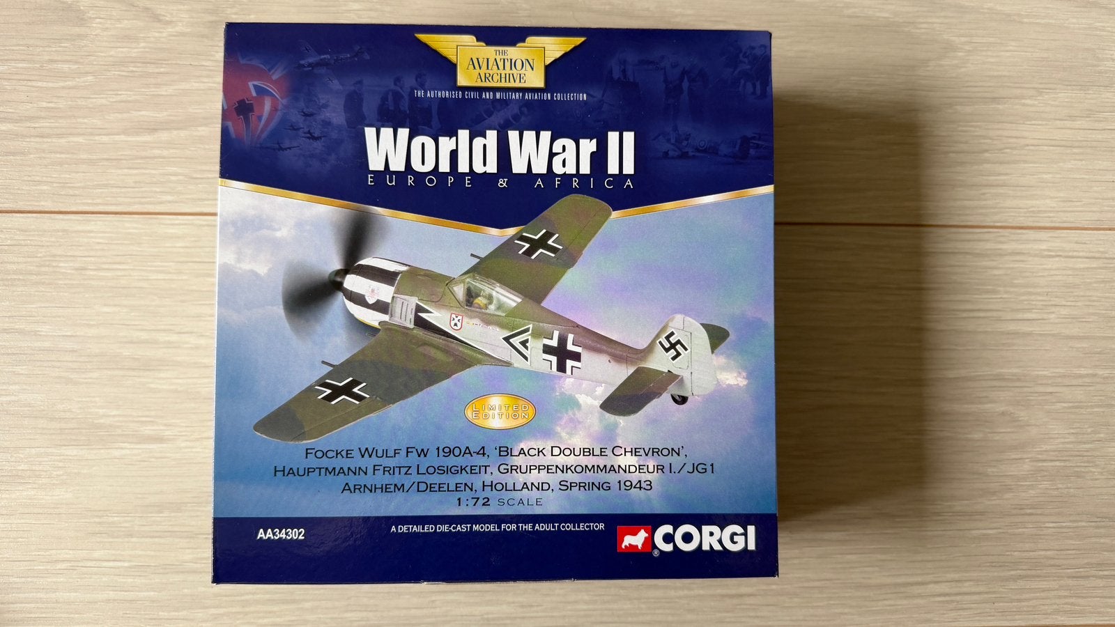 Corgi AA34302 Fw-190A-4 Arnhem Deelen 1943 diecast model, Verzamelen, Ophalen of Verzenden, Zo goed als nieuw, Schaalmodel