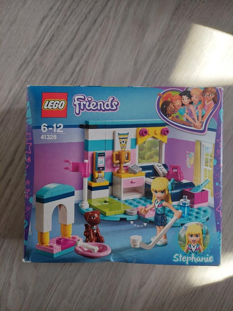 LEGO Friends Stephanie's slaapkamer (41328) met hond, Kinderen en Baby's, Ophalen of Verzenden, Zo goed als nieuw