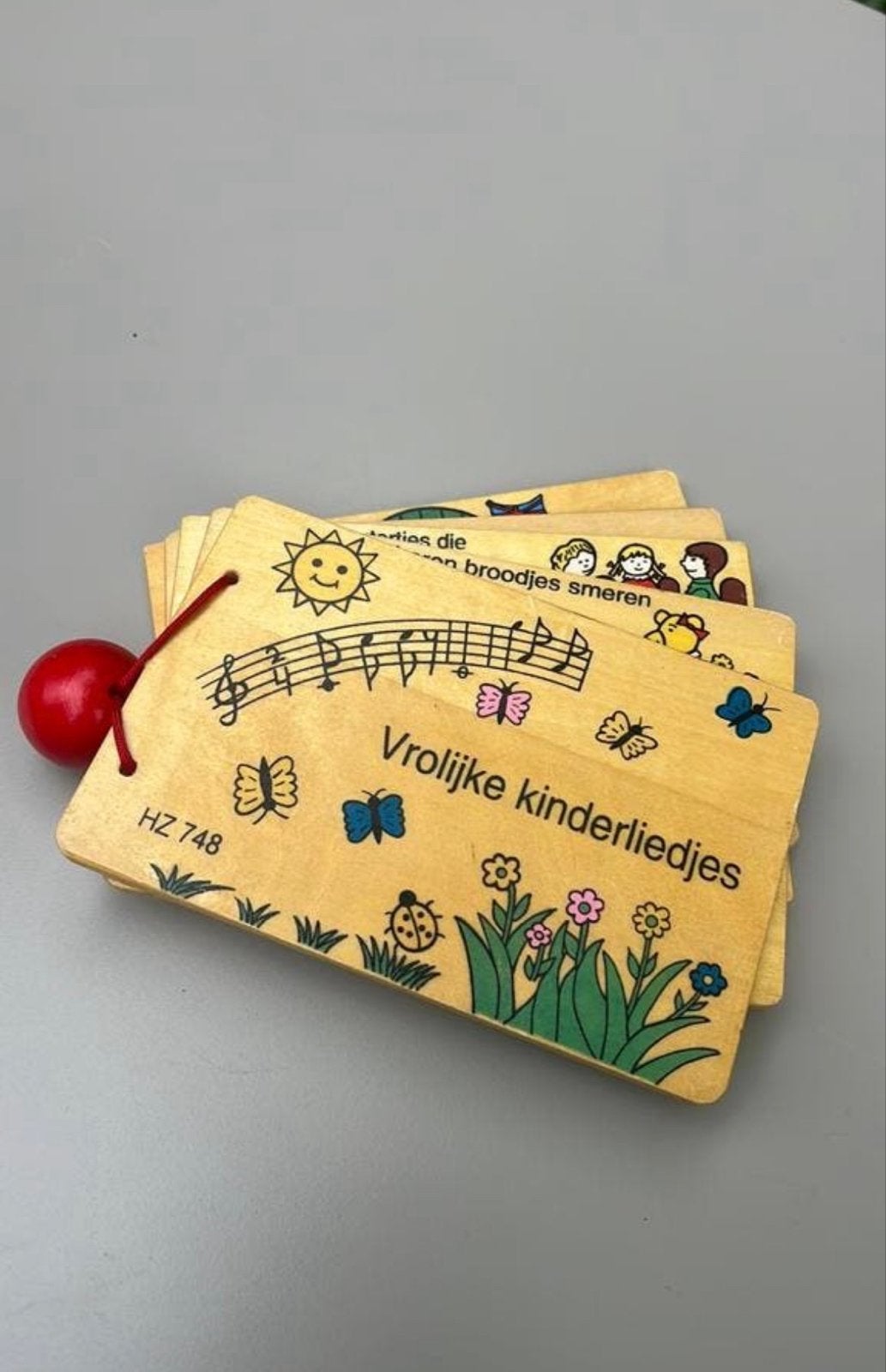 Vintage Vrolijke kinderliedjes houten boekje, Ophalen of Verzenden, Zo goed als nieuw, 1 tot 2 jaar