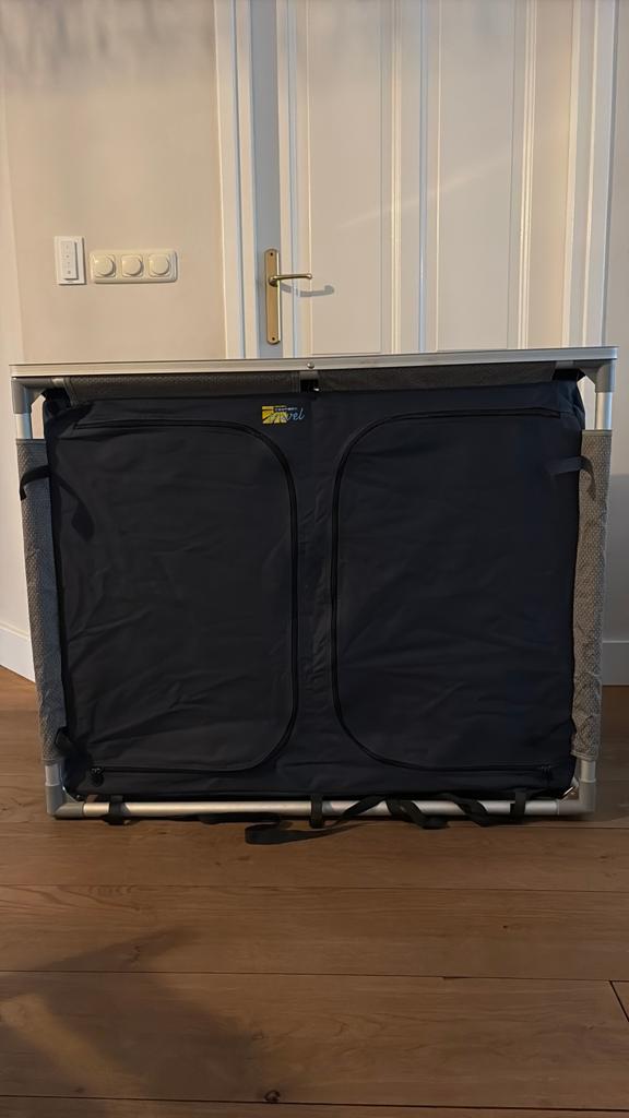 Handige campingkast Campart Travel, Caravans en Kamperen, Kampeermeubelen, Ophalen, Zo goed als nieuw, Campingkast