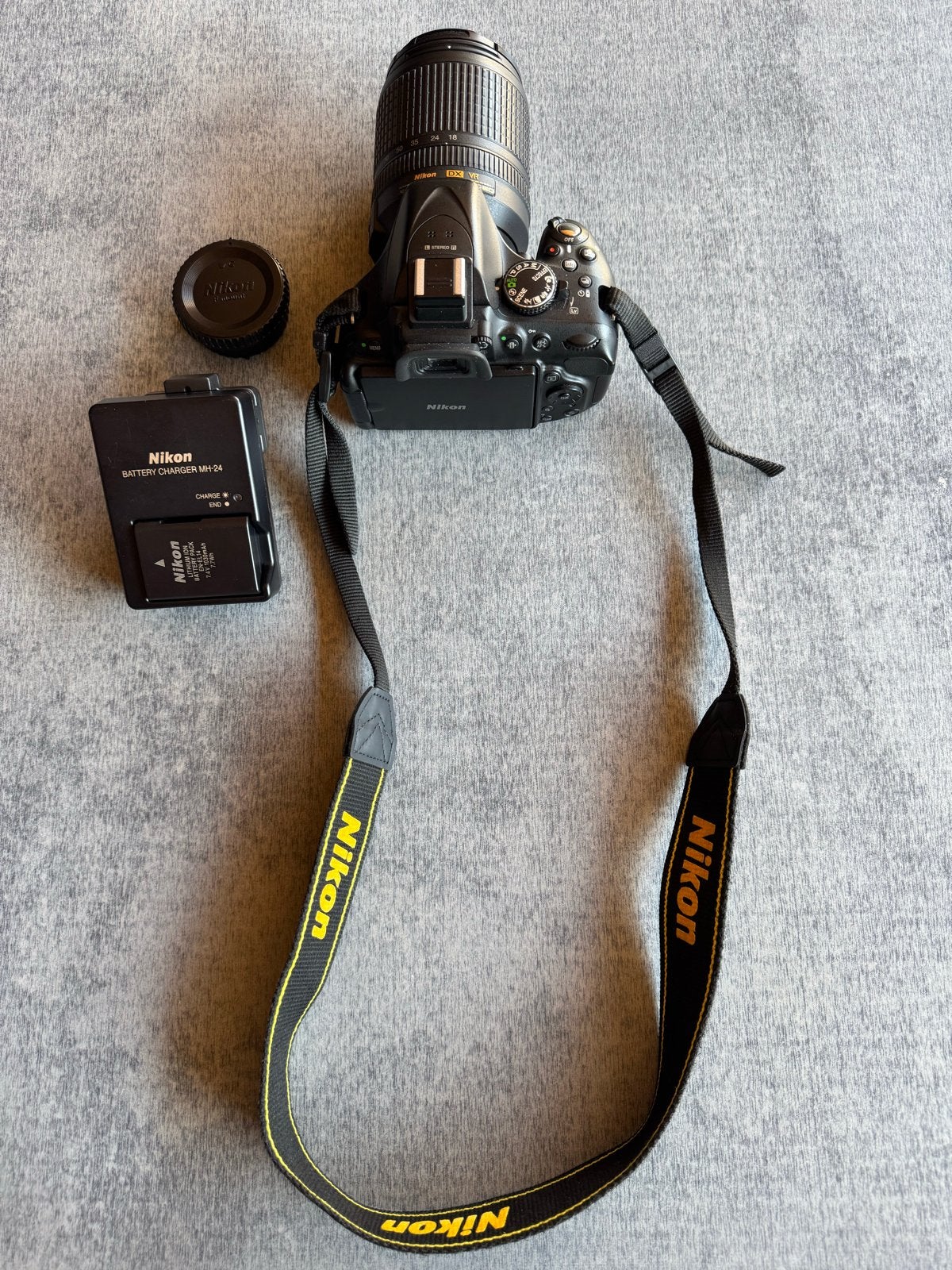 Nikon D5200 Spiegelreflexcamera met 18-140mm lens, Ophalen, Spiegelreflex, Beeldstabilisatie, Zo goed als nieuw