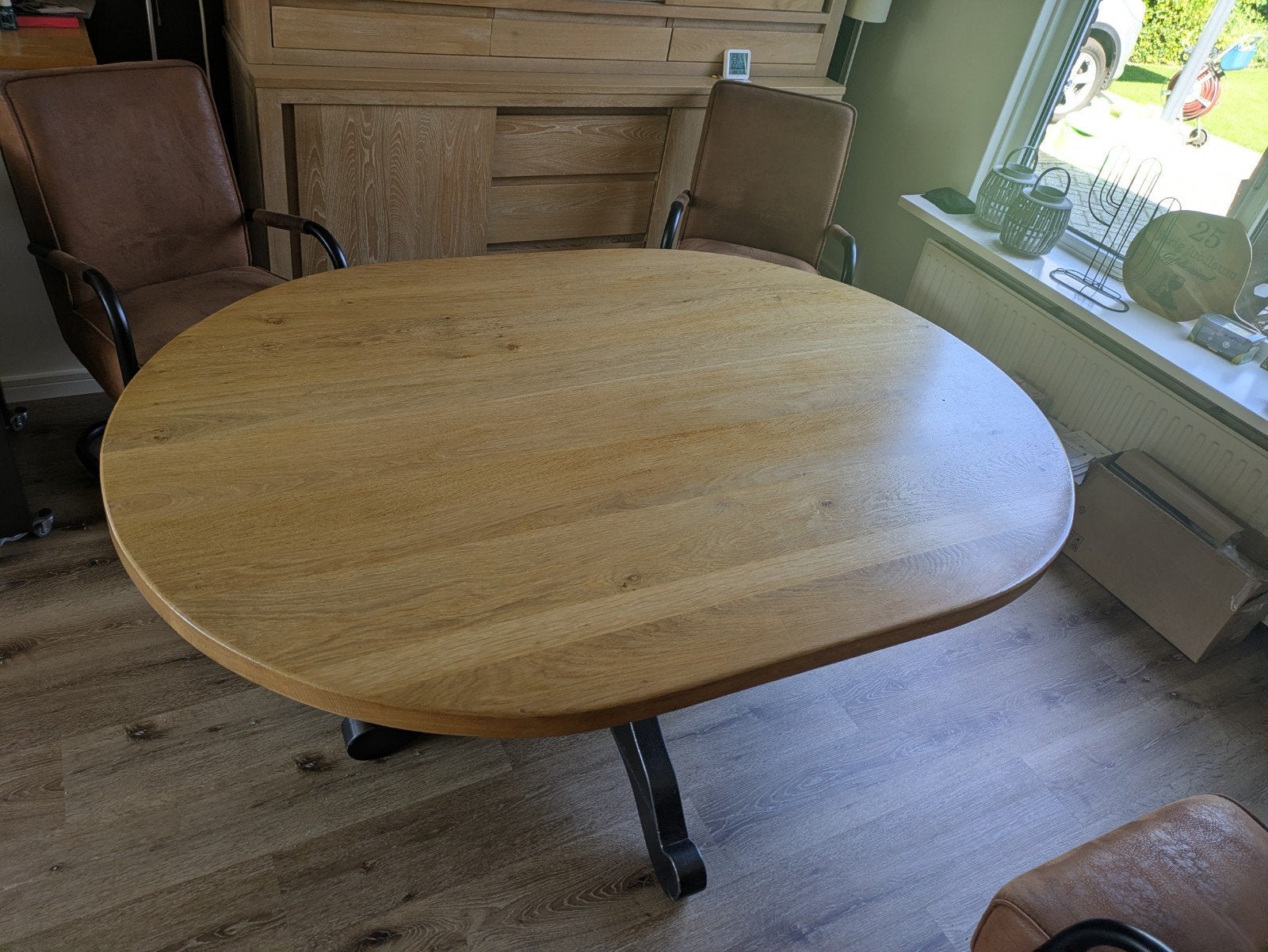 Massief eiken eettafel - Ovale vorm, Huis en Inrichting, Tafels | Eettafels, Gebruikt, 100 tot 150 cm, 150 tot 200 cm, Vijf personen of meer