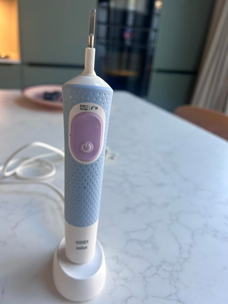 Oral B pro timer elektrische tandenborstel kind, Sieraden, Tassen en Uiterlijk, Uiterlijk | Mondverzorging, Ophalen, Zo goed als nieuw