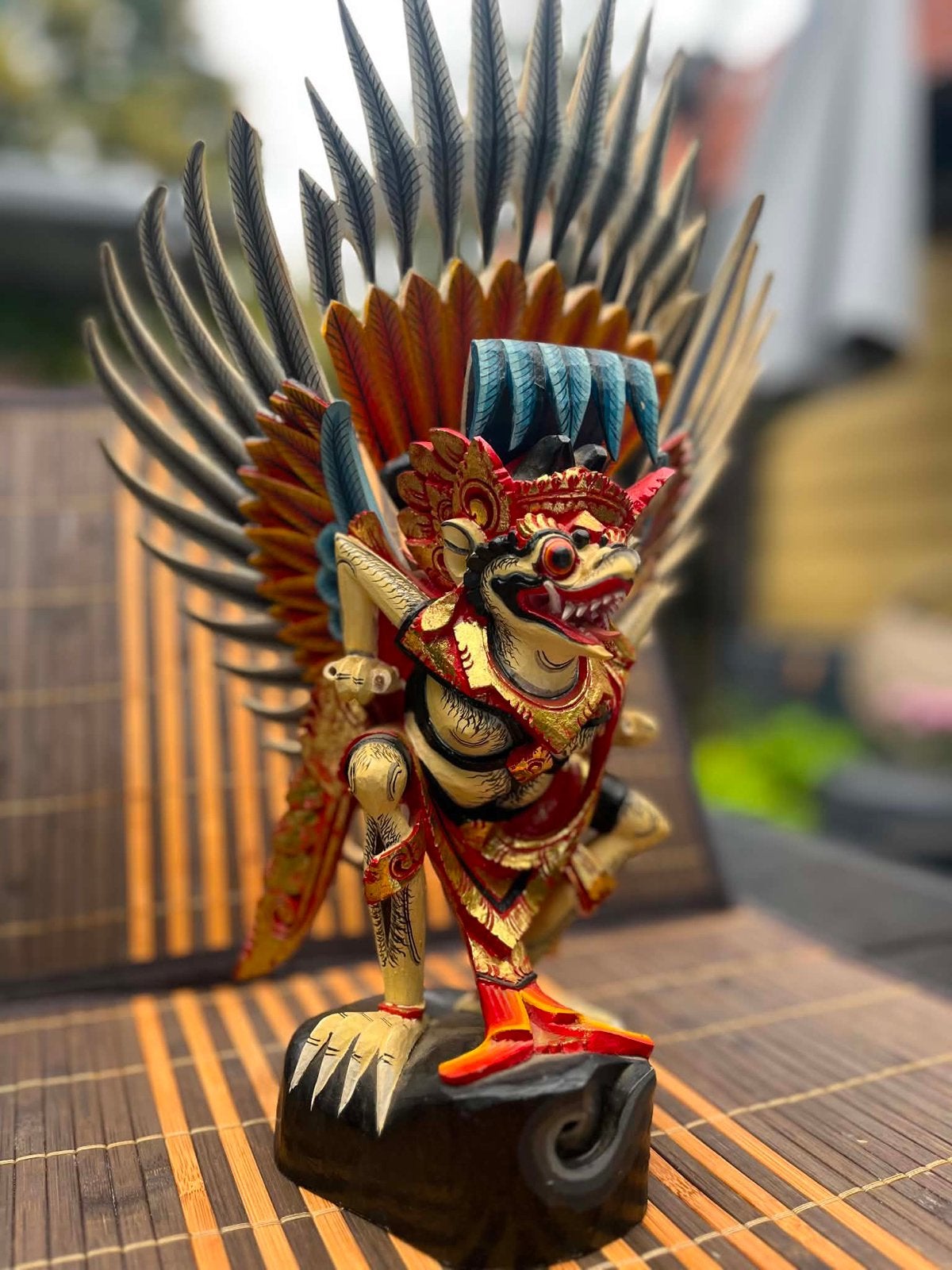 Prachtig Balinees Garuda Beeld - Handgesneden Hout, Antiek en Kunst, Hout, Goud, Handgemaakt, Ophalen of Verzenden