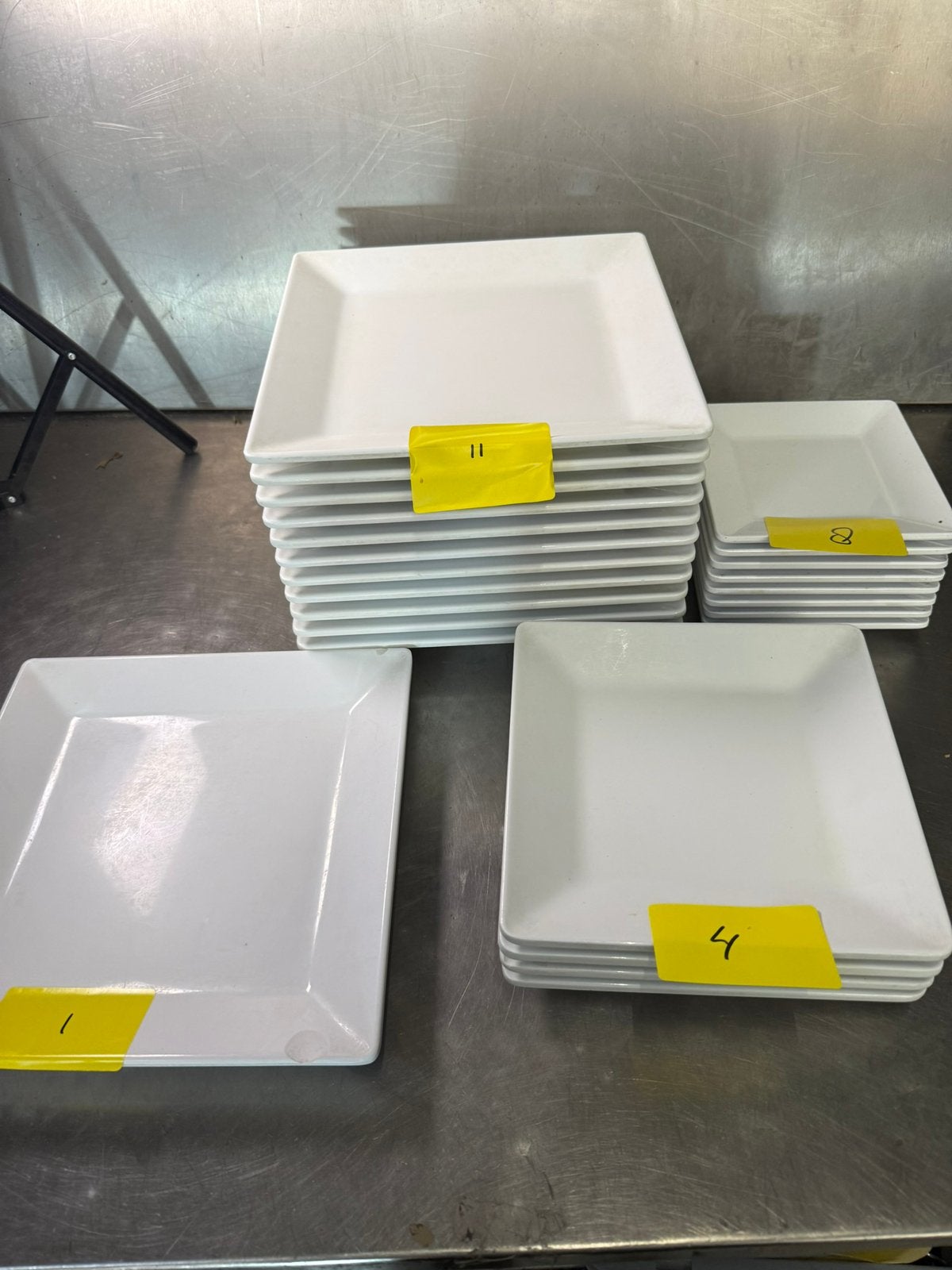 24 melamine schalen waarvan 1 beschadigd diverse maten, Ophalen, Overige materialen, Overige stijlen, Schaal of Schalen