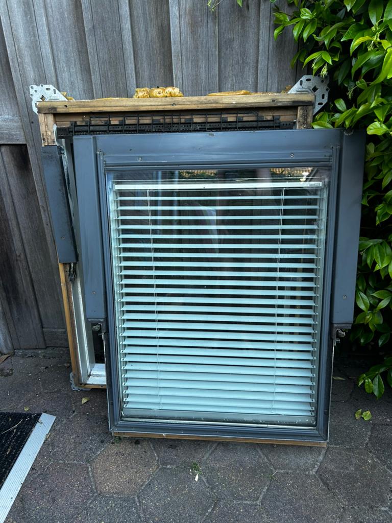 Compleet Velux dakraam GGL M04 en/of dakraamjaloezie, Ophalen, Gebruikt, Minder dan 80 cm, Dakraam