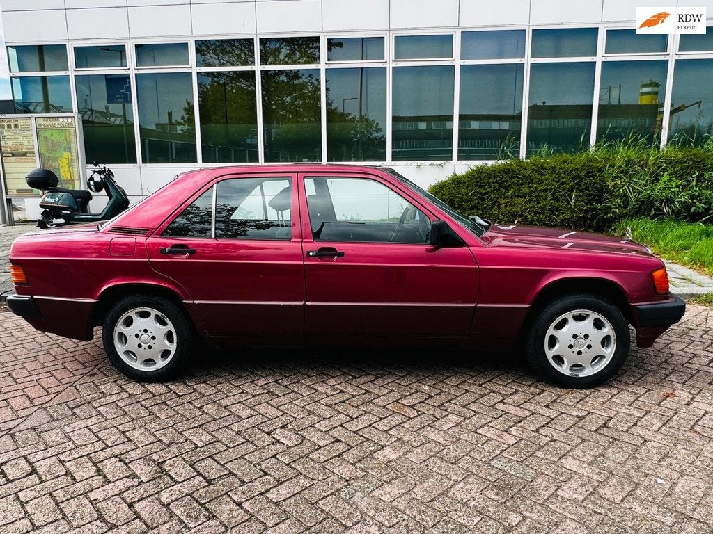 Mercedes-Benz 190-serie 2.0 D, Auto's, Stof, 4 cilinders, Origineel Nederlands, Bedrijf