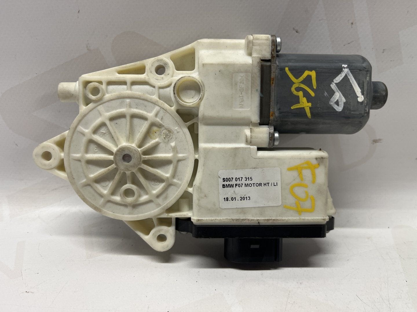 Motor raammechanisme links achter BMW F07 0130822522, Gebruikt, -, -, Ophalen of Verzenden