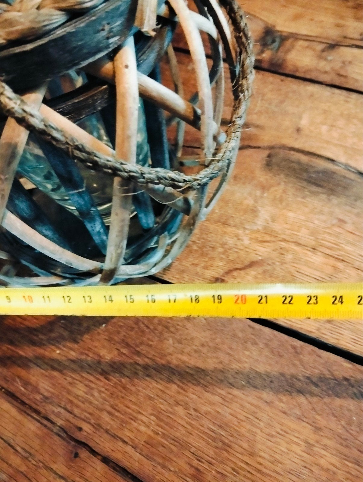 Brocante ratan rotan windlicht met glas erin., Windlicht, Gebruikt, ., Ophalen of Verzenden