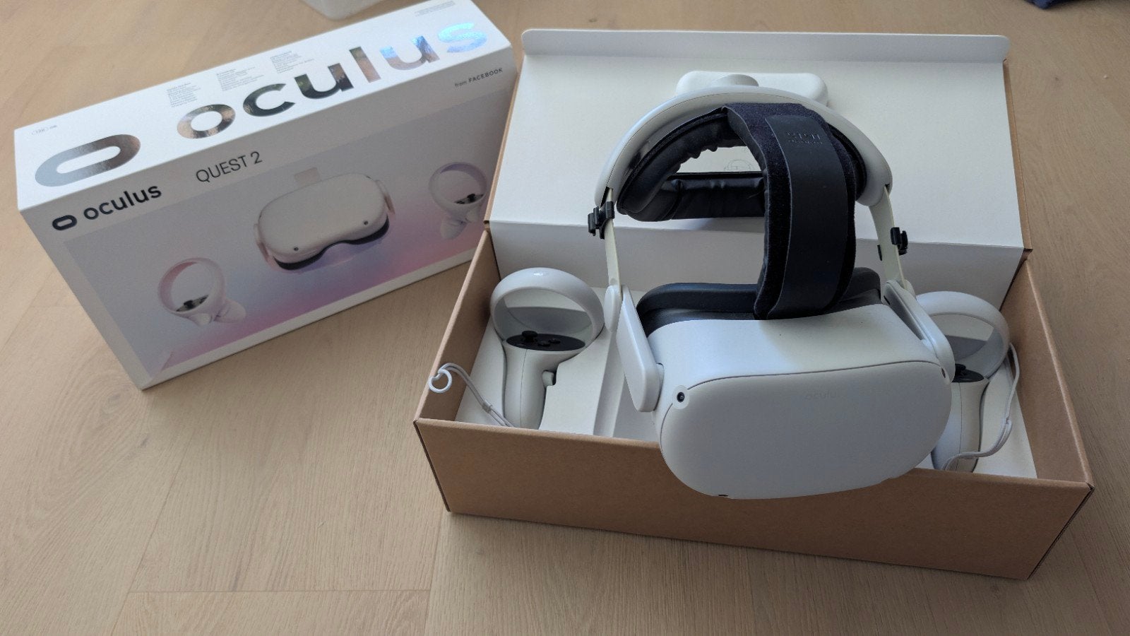 Oculus Quest 2 VR-bril met Kiwi Design hoofdband, Spelcomputers en Games, Ophalen of Verzenden, Zo goed als nieuw, VR-bril, Overige platformen