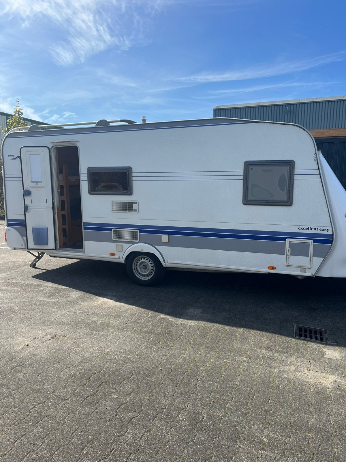 Hobby 500 KMFE, Voortent, stapelbed, bovag 2026!, Caravans en Kamperen, Stapelbed, Rondzit, Hobby, Bedrijf