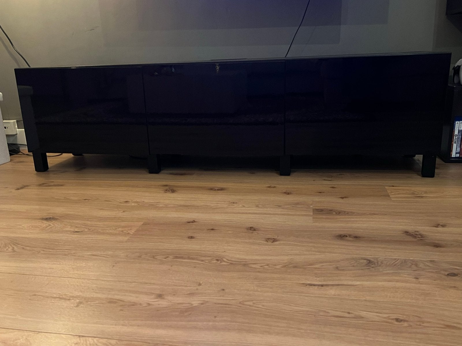 Zwart TV-meubel met opbergruimte, Ophalen, Overige materialen, 150 tot 200 cm, Zo goed als nieuw